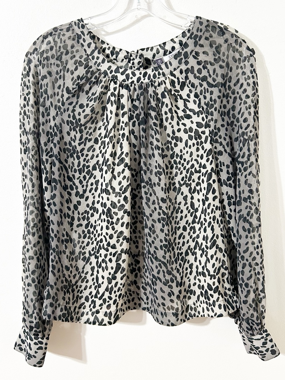 Jennifer Lopez JLO Leopard Print Keyhole Open Back Blouse Long Sleeve Flowing